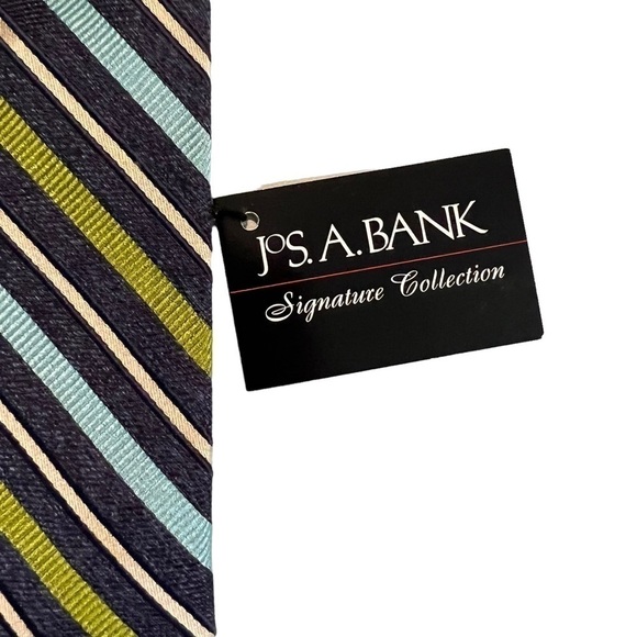 Jos A Banks Signature Collection Striped Tie New With Tags - Picture 3 of 5